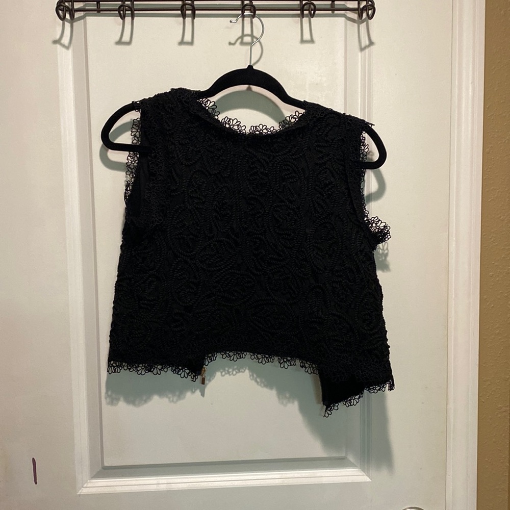 NWT Sleeveless Black Crop Top with Zipper Back